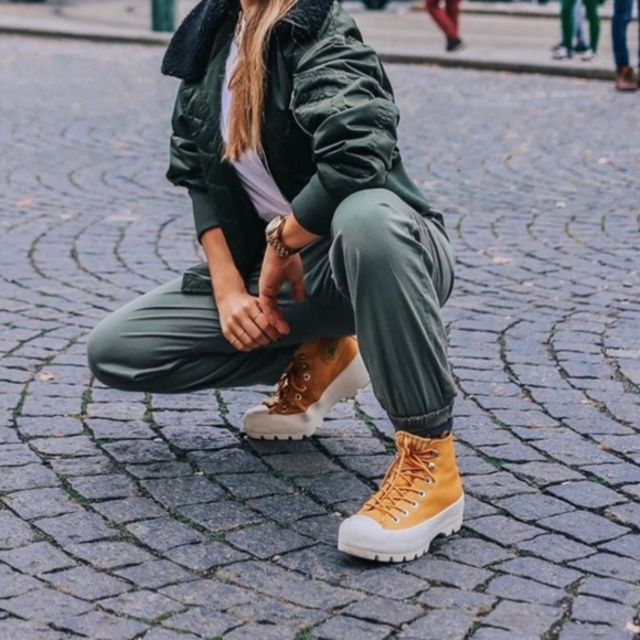 Converse CTAS LUGGED WINTER HI WOMEN'S SZ / 565005C - Picture 3 of 15